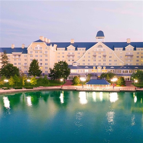 Disneyland® Paris Newport Bay