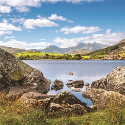 Snowdonia Winter Bar Break